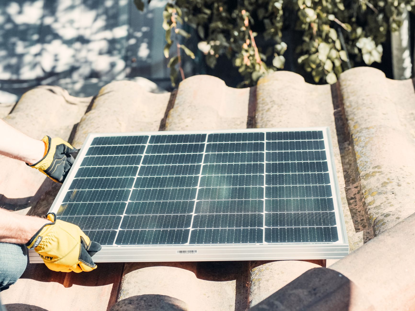 Installateur panneaux solaires équipe à Nîmes